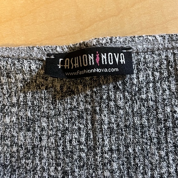 Grey Fashion Nova tank top - Picture 4 of 4